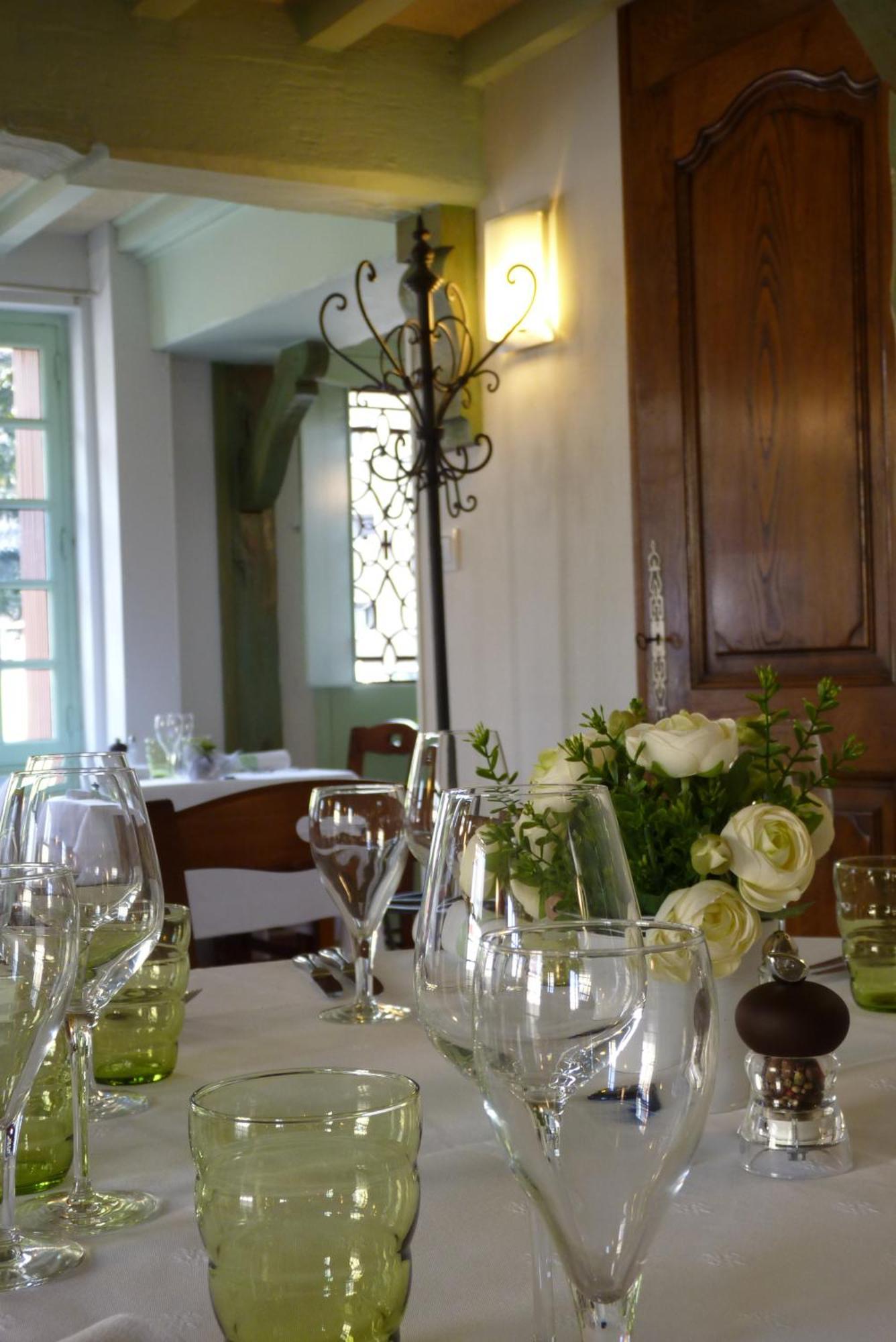 Lillebonne Hotel-Restaurant La P'Tite Auberge מראה חיצוני תמונה
